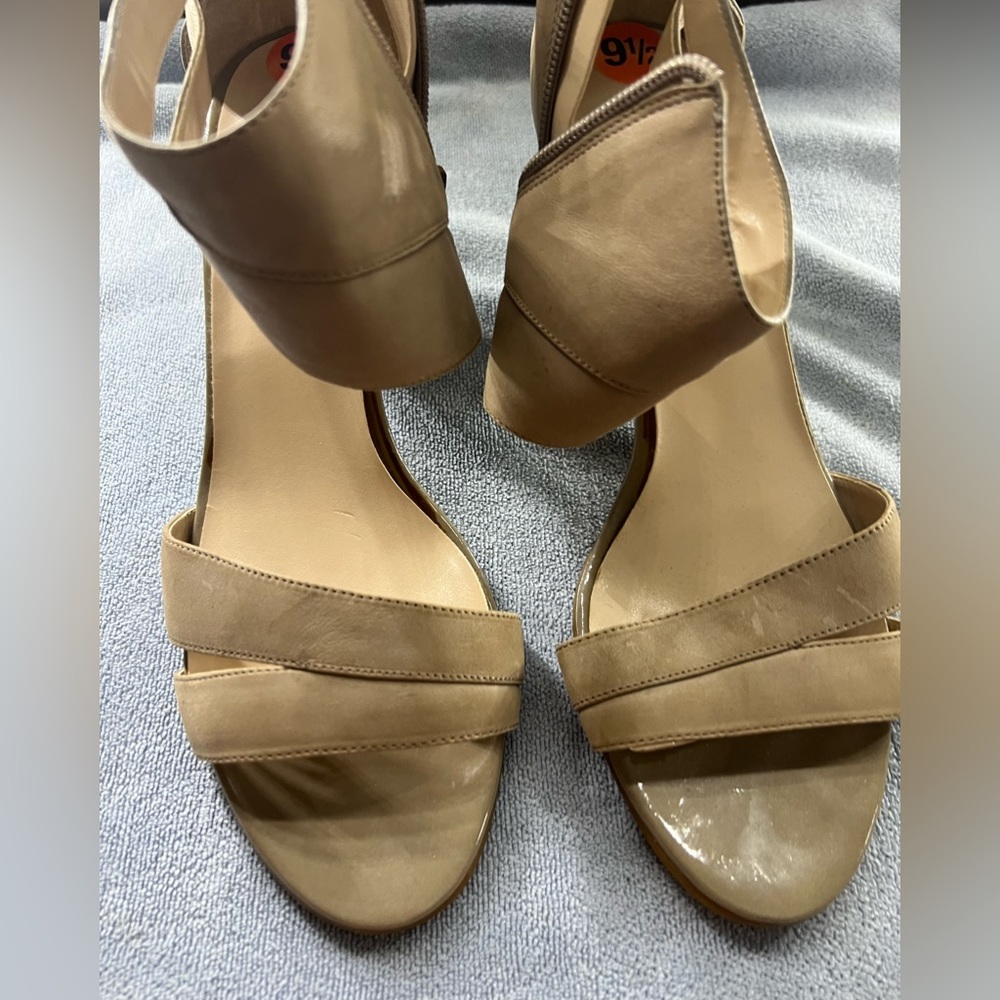 Beautiful summer/fall sandals size 9.5